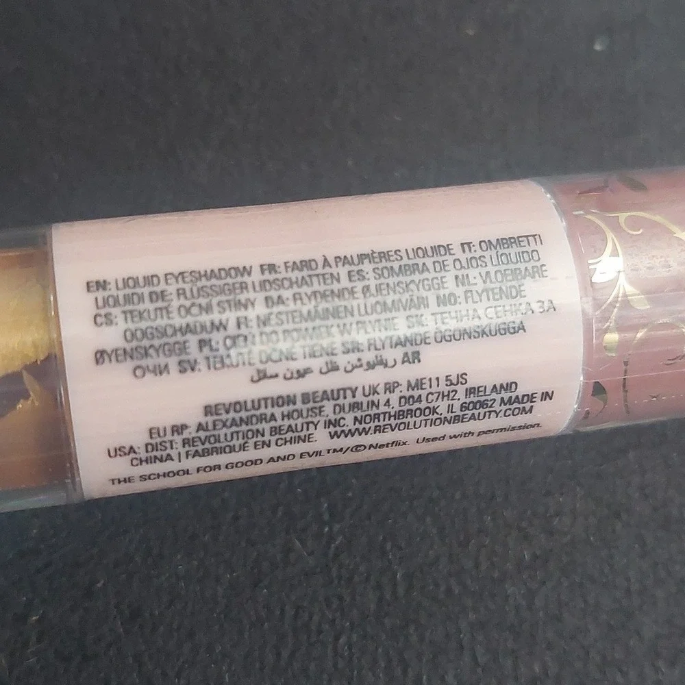 New‎ makeup revolution School of Good & Evil evers eyeshadow
